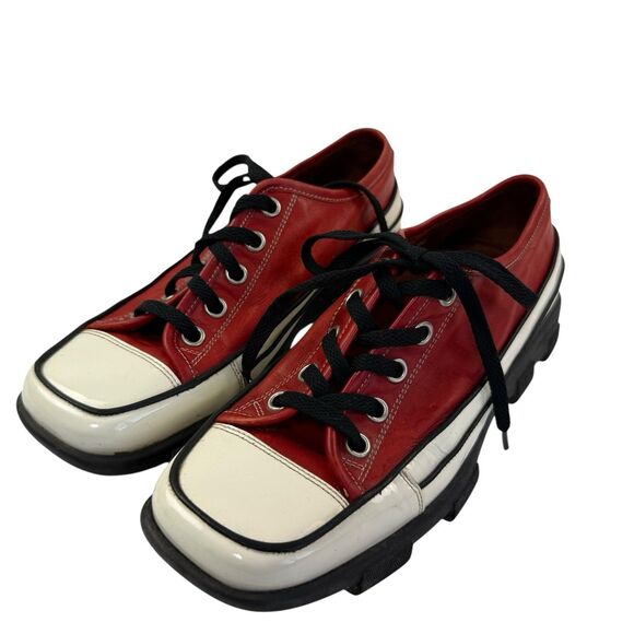 Donald Pliner Actor Red Leather Trainers Size 7.5M 9.5 US Chucks Shoes Patent - Picture 1 of 12